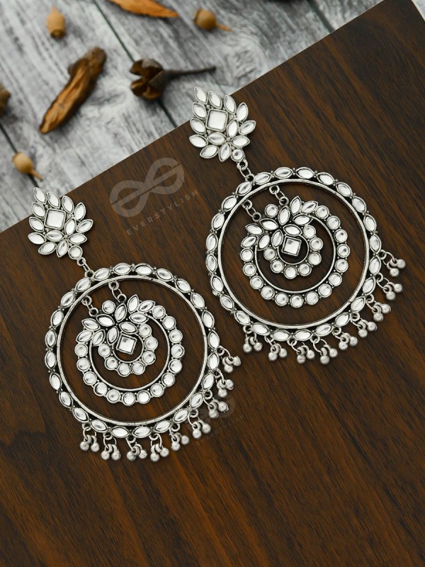 THE Statement OF ELEGANCE - STATEMENT Embellished DANGLERS
