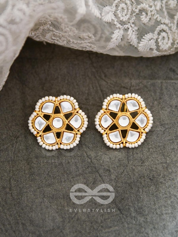 The Classy Elegance - Set of Statement Choker and Studs (Naive Peach)