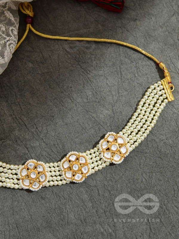 The Classy Elegance - Set of Statement Choker and Studs ( Pearl white)