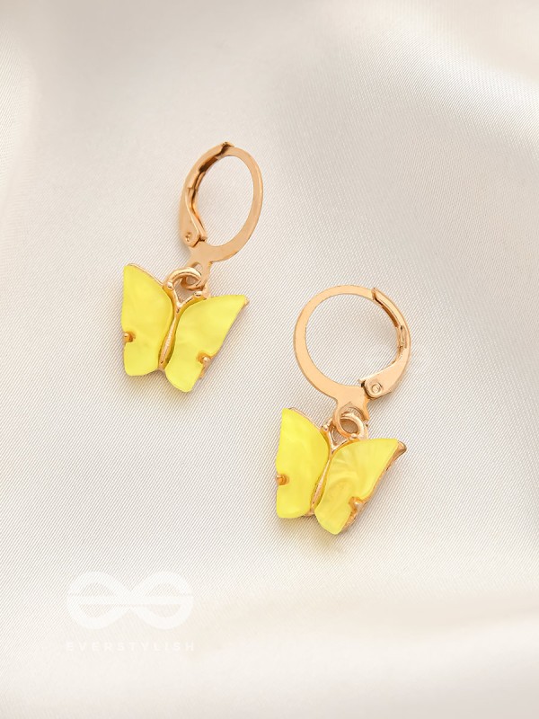Take the Sky Like a Butterfly - Cute Golden Dangler Earrings (Light Yellow)