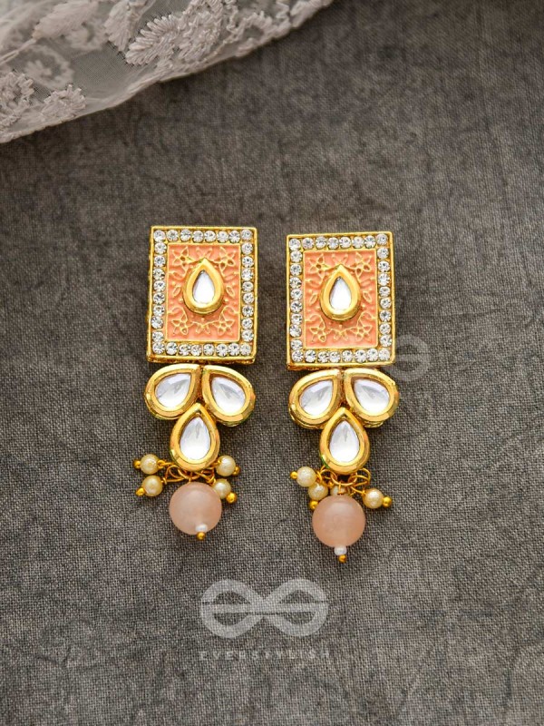 THE ETHERAL ELEGANCE - SET OF STATEMENT CHOKER AND EARRINGS (Pastel pink)