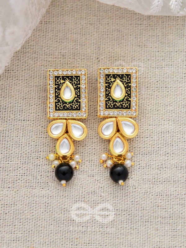 The Etheral Elegance - Set of Statement Choker And Earrings (Black)