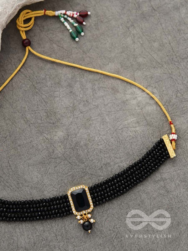 THE MYSTICAL MAGNIFICENCE - SET OF STATEMENT CHOKER AND EARRINGS (Black)