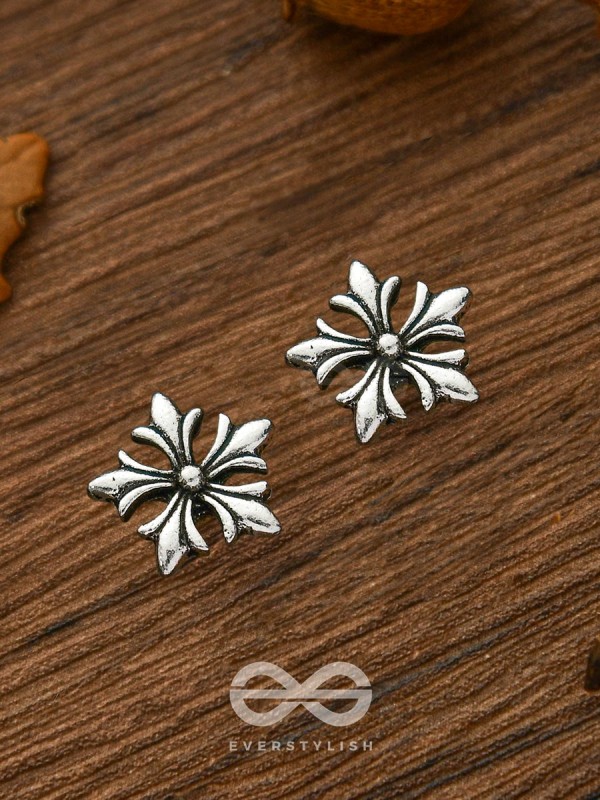 The Silver Sleet- Silver Stud Earrings