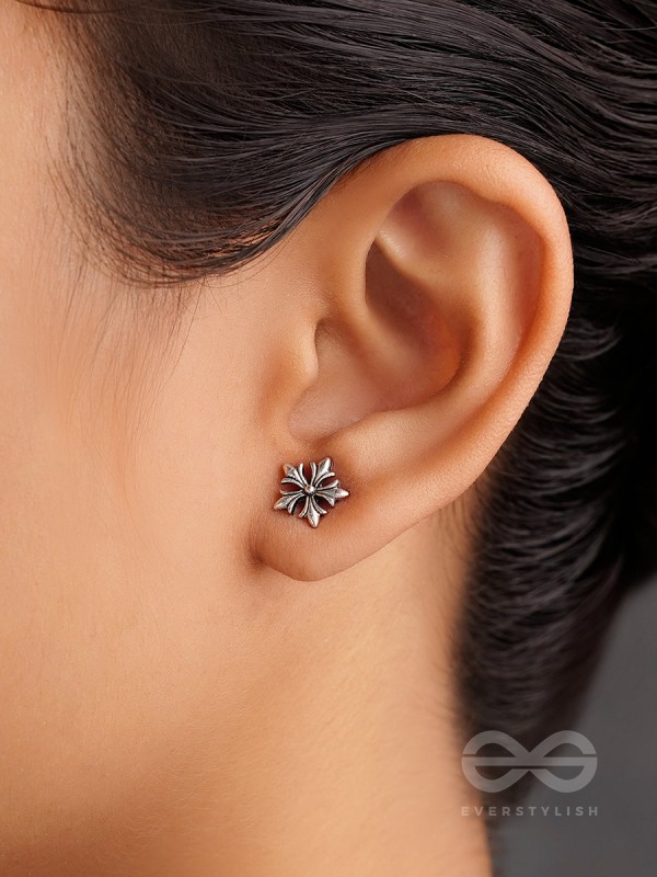 The Silver Sleet- Silver Stud Earrings