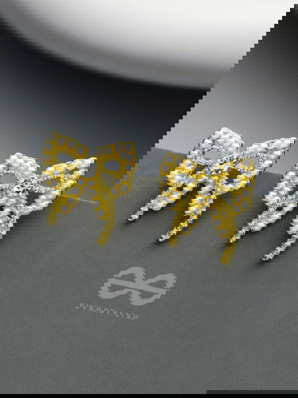 Pearlescent Cravats- Gem Stone and Pearls Studded Golden Earrings 