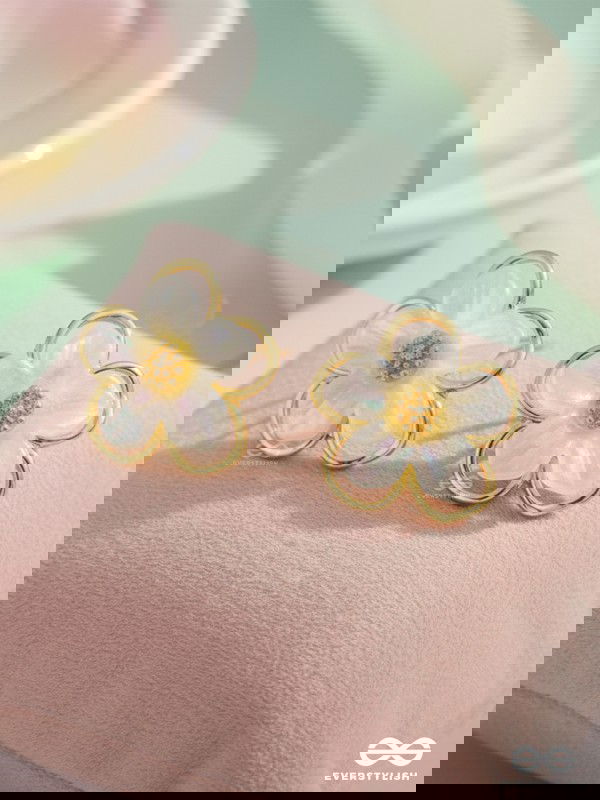 Delightful Daisies- White and Golden Earrings