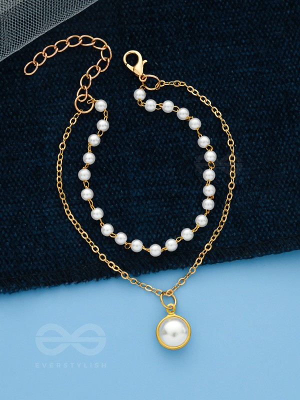 The Snow Globe- Gold Pearl Bracelet