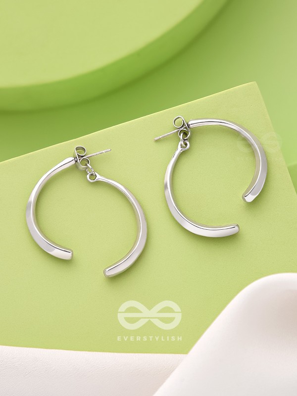 The Broken Bow- Elegant Silver Earrings