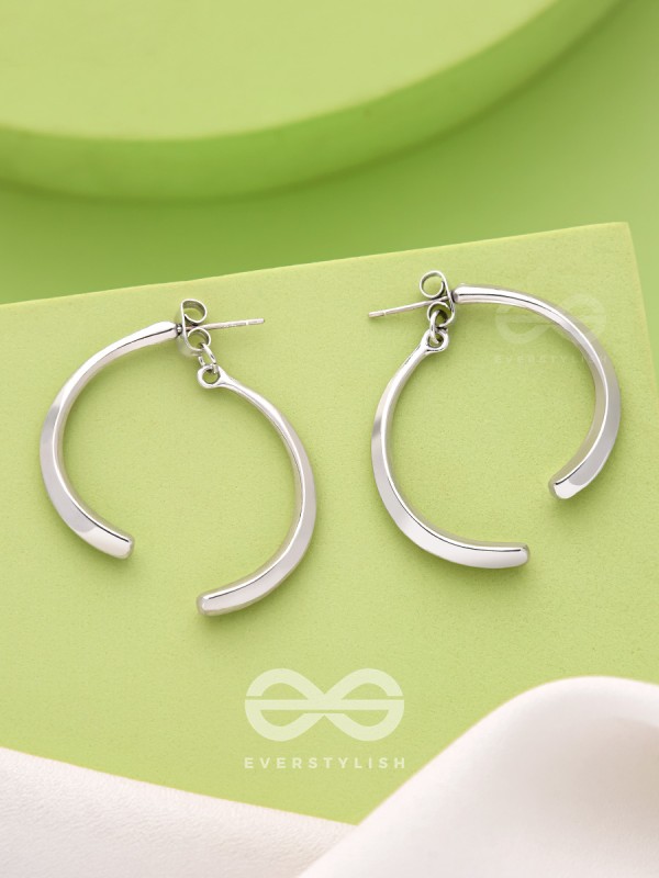 The Broken Bow- Elegant Silver Earrings
