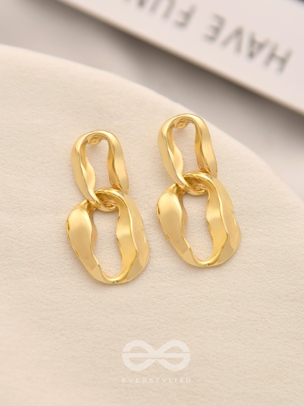 The Link Up- Chic Golden Earrings