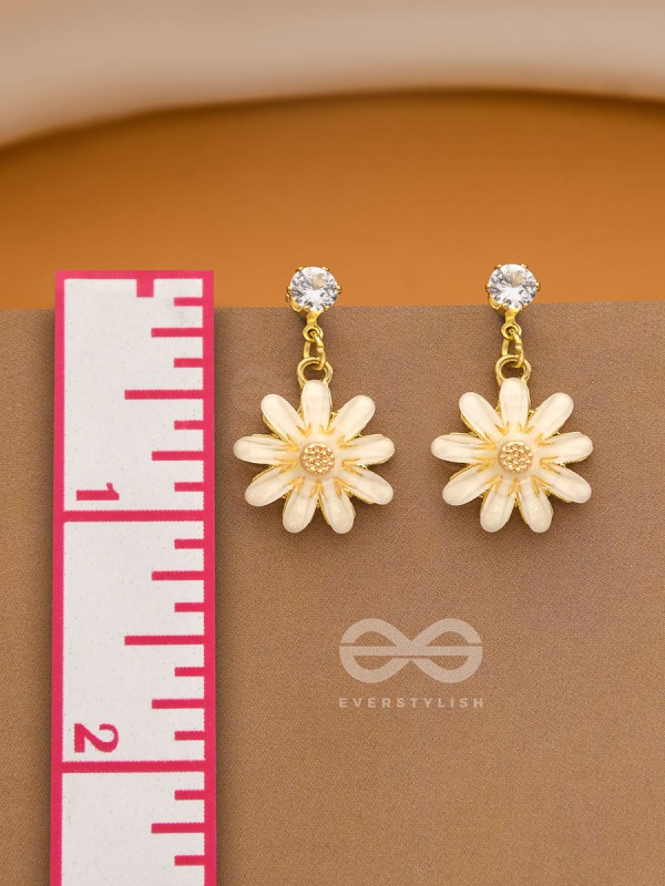 The Snowdrop- Cute Golden Earrings (Chiffon White)
