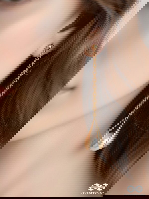 The Hanging Moon- Golden Pearl Earrings