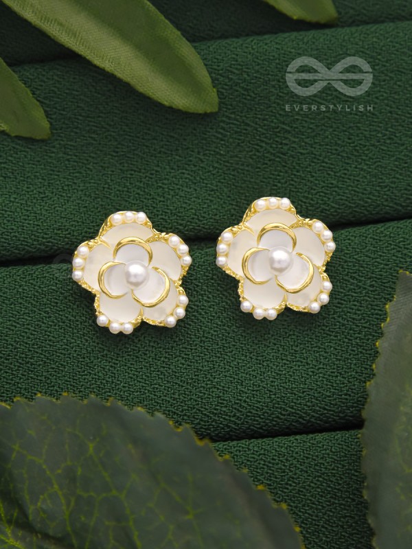 The Milky Way- Golden Pearl Earrings