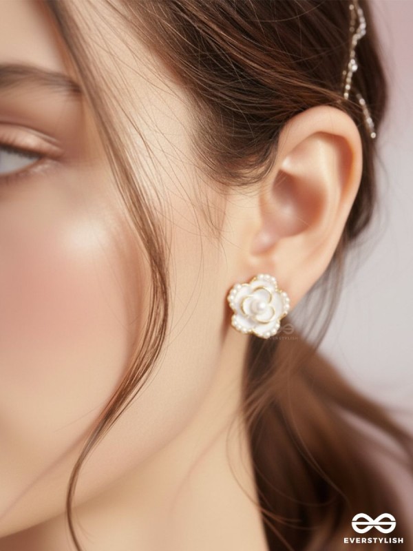 The Milky Way- Golden Pearl Earrings