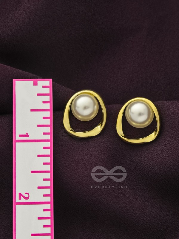 The Moon Orbit- Golden Pearl Earrings