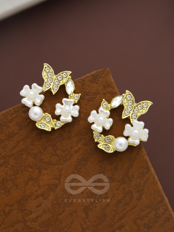  THE PEARLY WREATH- GOLDEN PEARL and Rhinestones EARRINGS