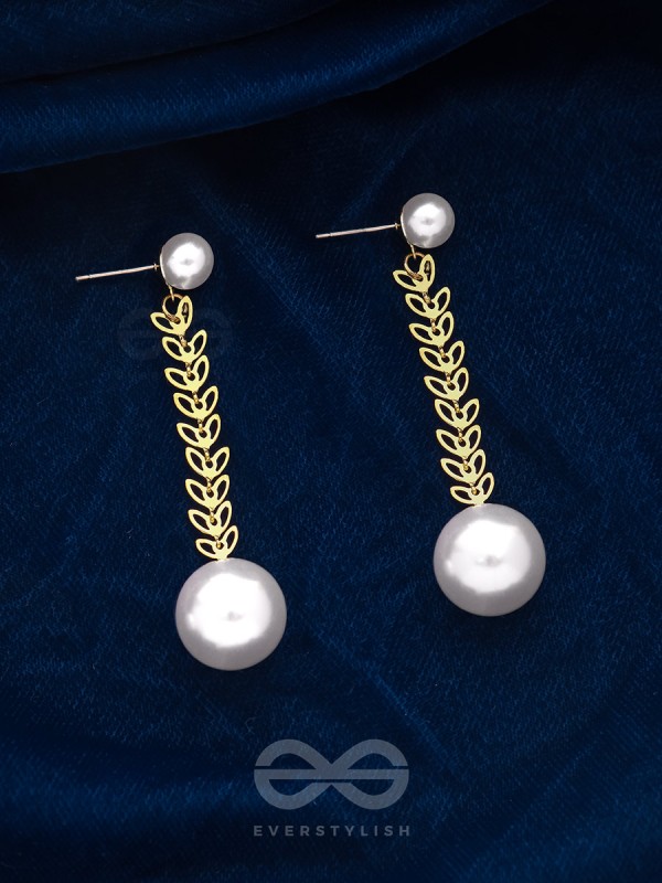 The Dewy Fir- Golden Pearl Earrings