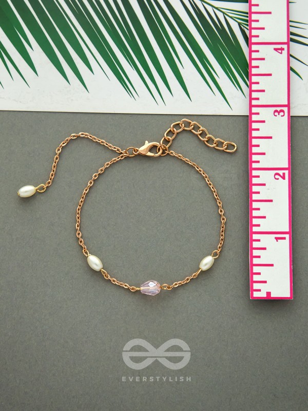 The Sunlit Beach- Pearls and Crystal Studded Golden Bracelet
