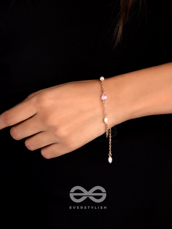 The Sunlit Beach- Pearls and Crystal Studded Golden Bracelet