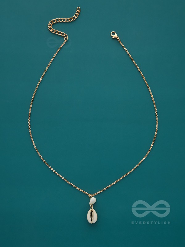 Beach Nostalgia- Golden Seashell Necklace With Anti-Tarnish Coating