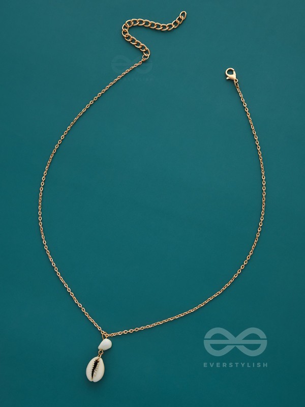 Beach Nostalgia- Golden Seashell Necklace With Anti-Tarnish Coating