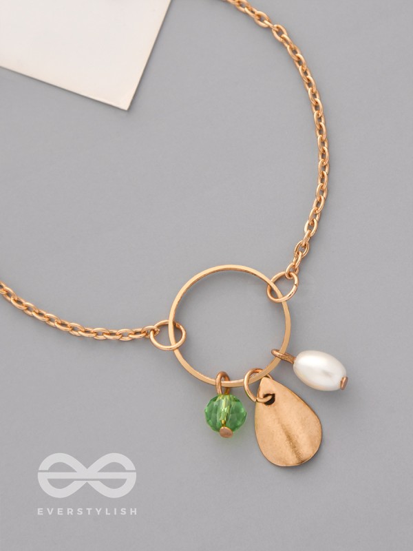 The Trinity Ring- Elegant Golden Bracelet