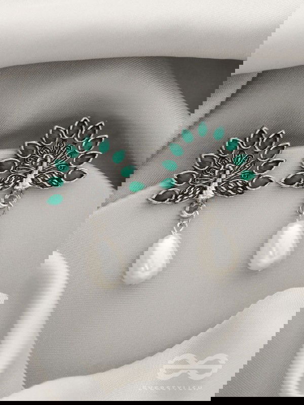 The Peacock Crown- Oxidised Pearl Earrings