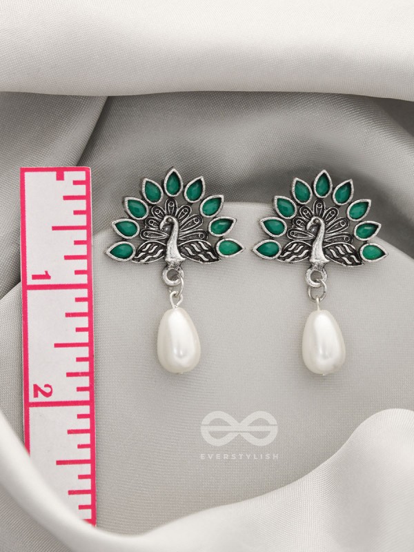 The Peacock Crown- Oxidised Pearl Earrings