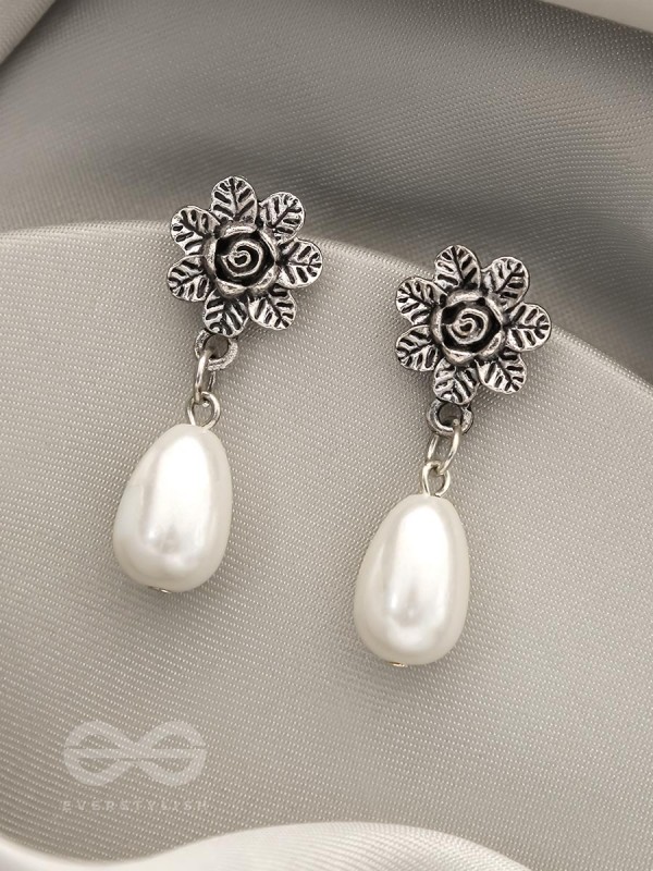 The Frosty Dewdrop- Oxidised Pearl Earrings
