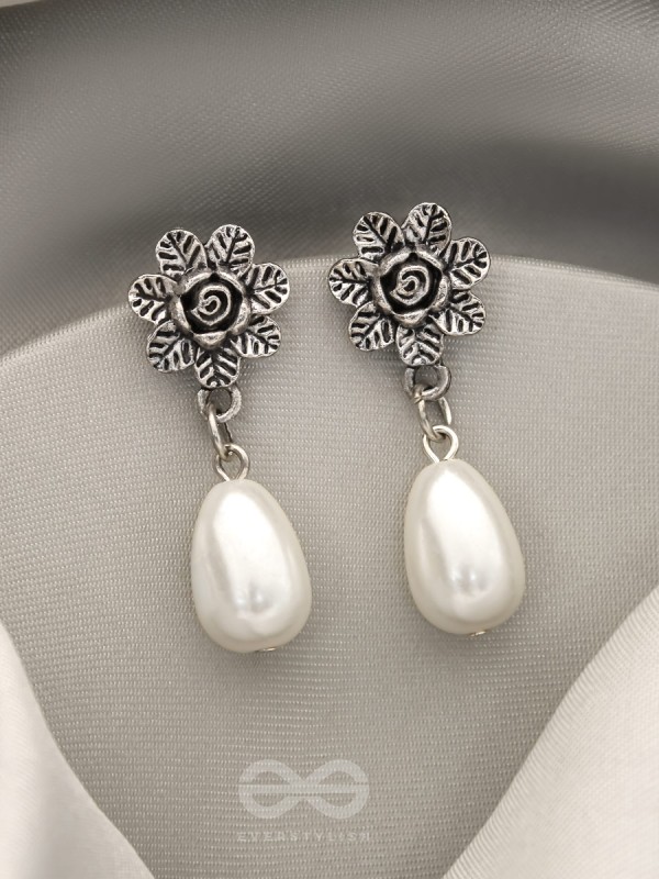 The Frosty Dewdrop- Oxidised Pearl Earrings