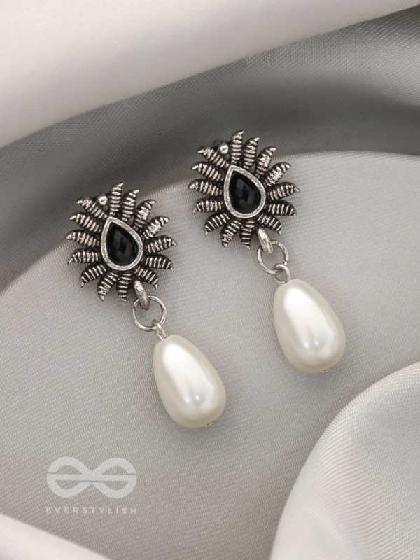 Drops of Desire- Oxidised Pearl Earrings