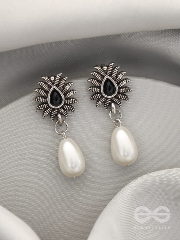 Drops of Desire- Oxidised Pearl Earrings