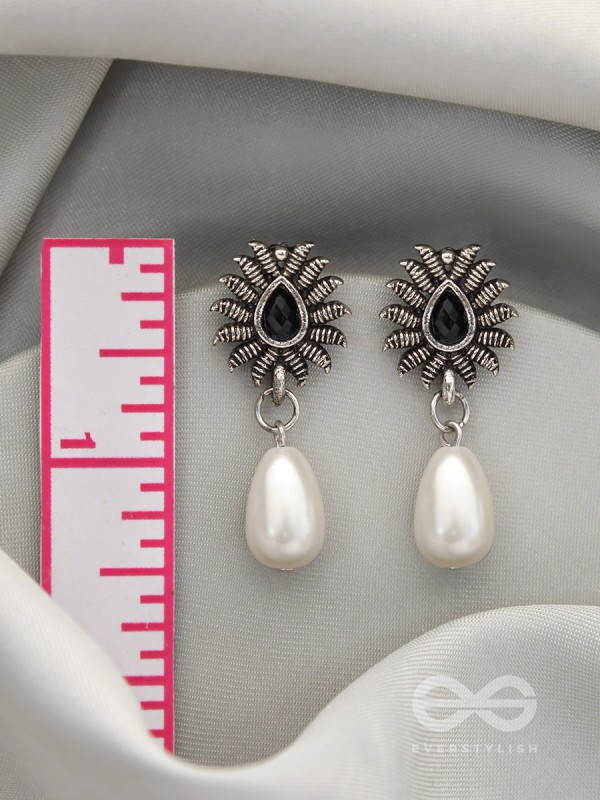 Drops of Desire- Oxidised Pearl Earrings