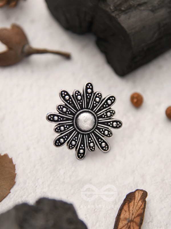The Beaming Bloom- Oxidised Statement Ring