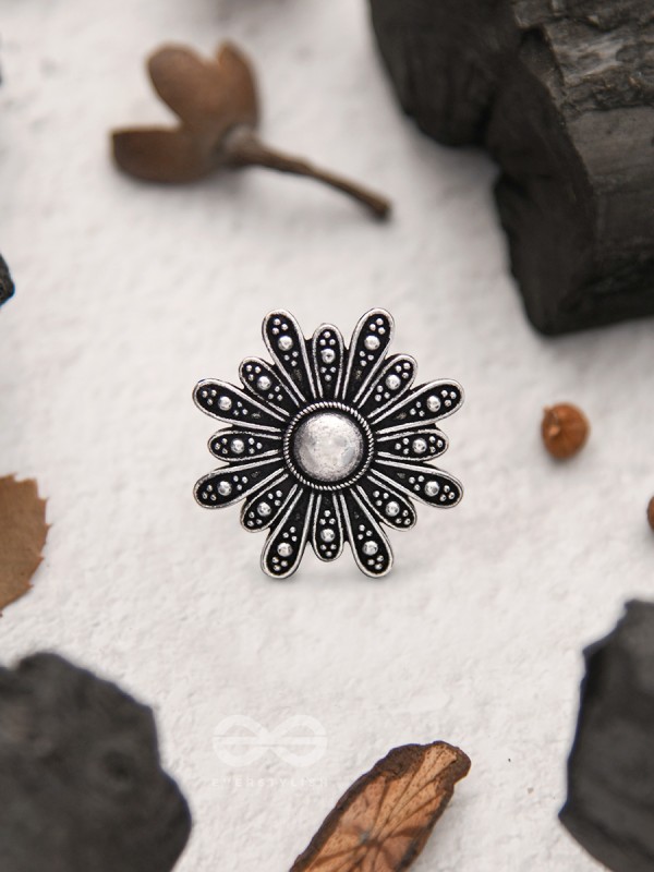 The Beaming Bloom- Oxidised Statement Ring
