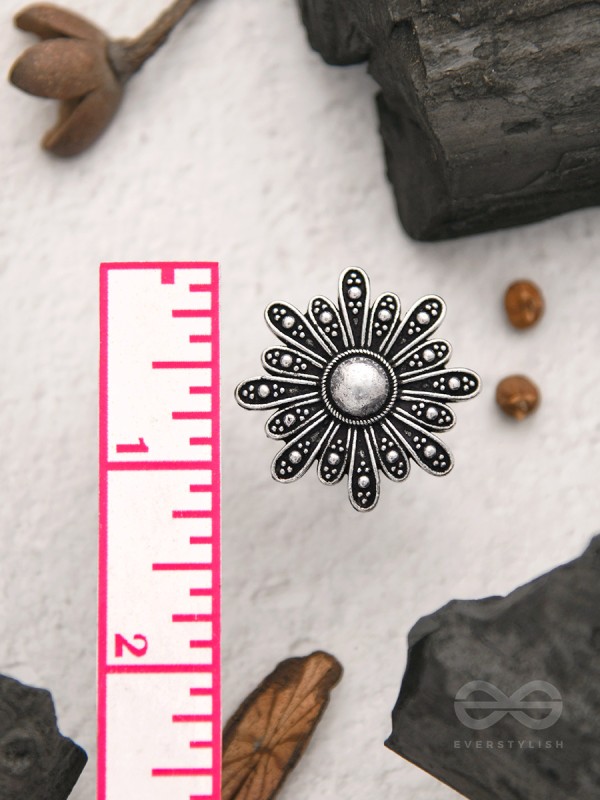 The Beaming Bloom- Oxidised Statement Ring