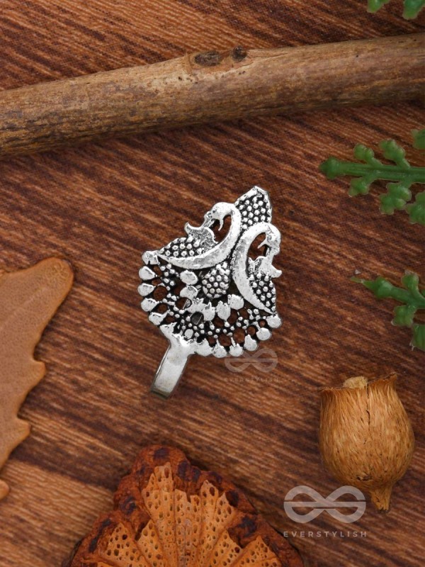 BIRDS OF PARADISE - OXIDISED NON-PIERCED NOSERING