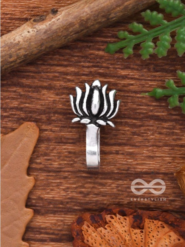 THE LIVELY LOTUS - NON-PIERCED BOHO NOSERING