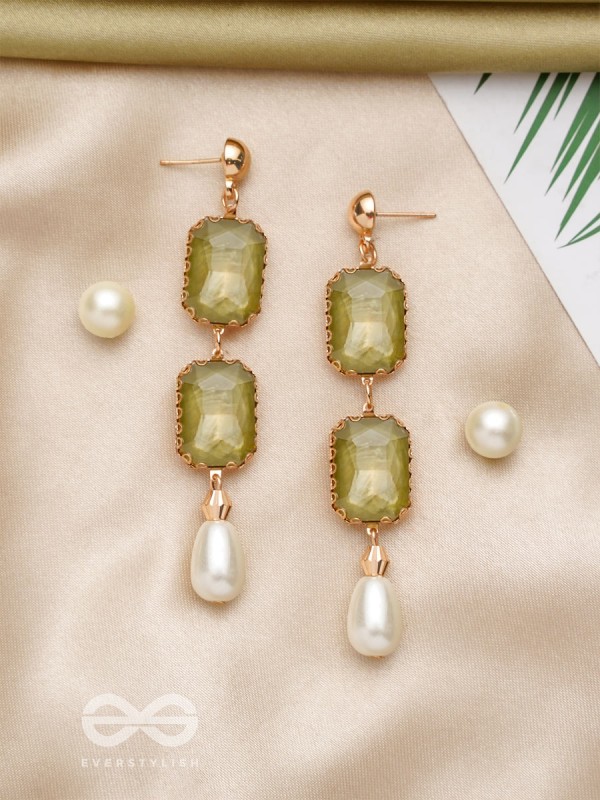 The Lush Vine- Golden Pearl Earrings