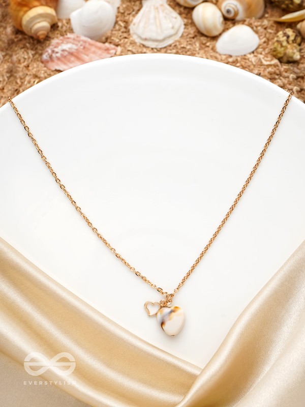 The Beach Romance- Golden Embellished Necklace With Anti-Tarnish Coating