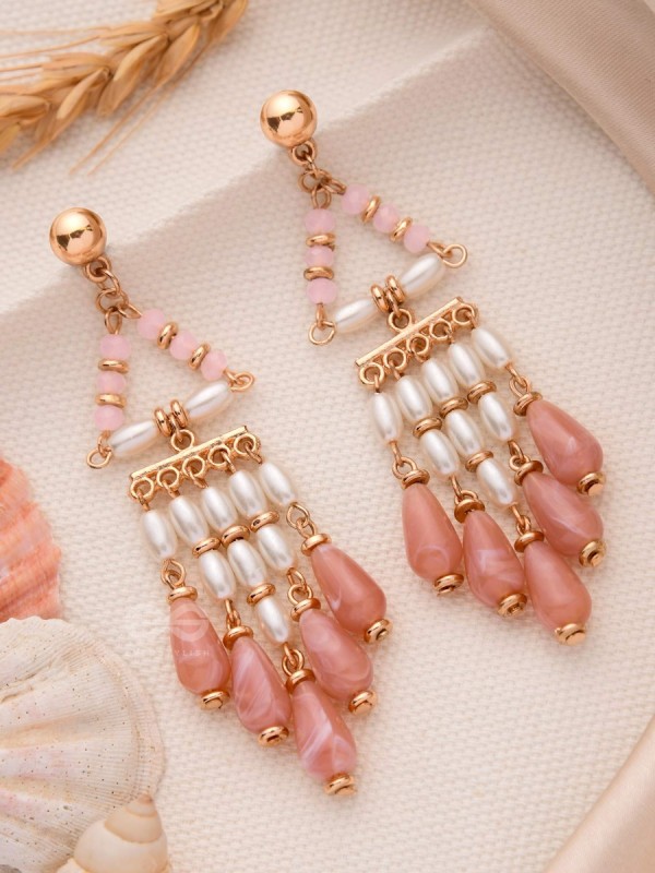 THE MYSTERIOUS SKIES - PEARLS STATEMENT EARRINGS (PEACH AND WHITE)