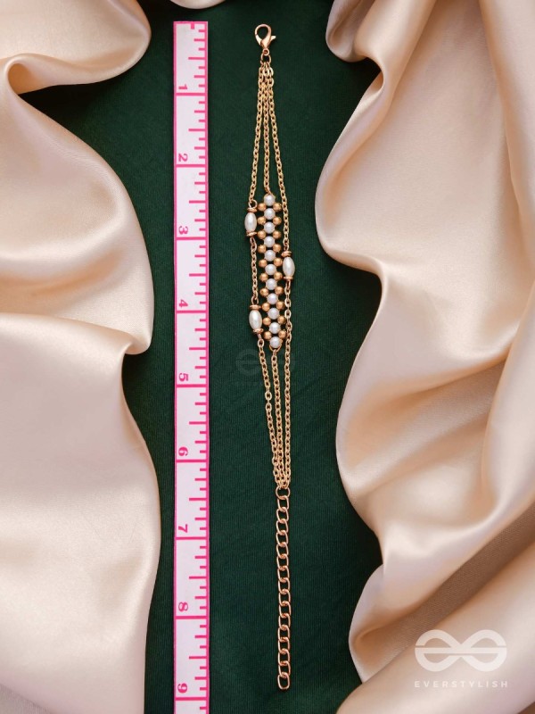 THE VANILLA SWIRL - DELICATE HANDMADE BRACELET