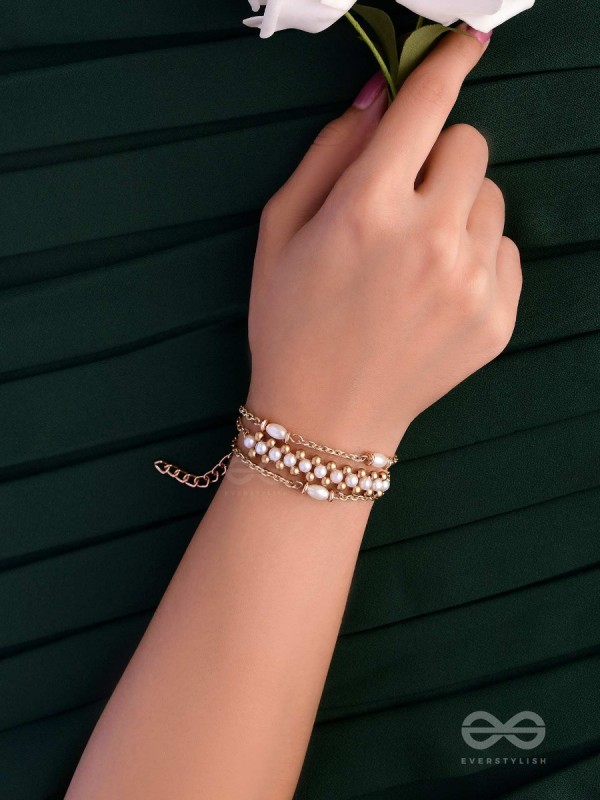 THE VANILLA SWIRL - DELICATE HANDMADE BRACELET