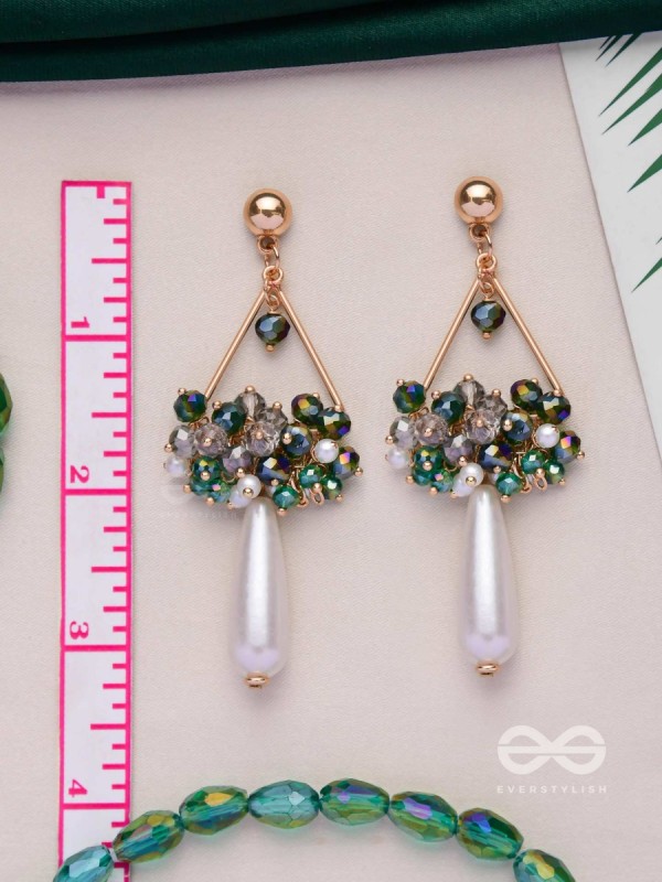 THE WILD HANGINGS - TRIANGLE DROP EARRINGS (GREEN)