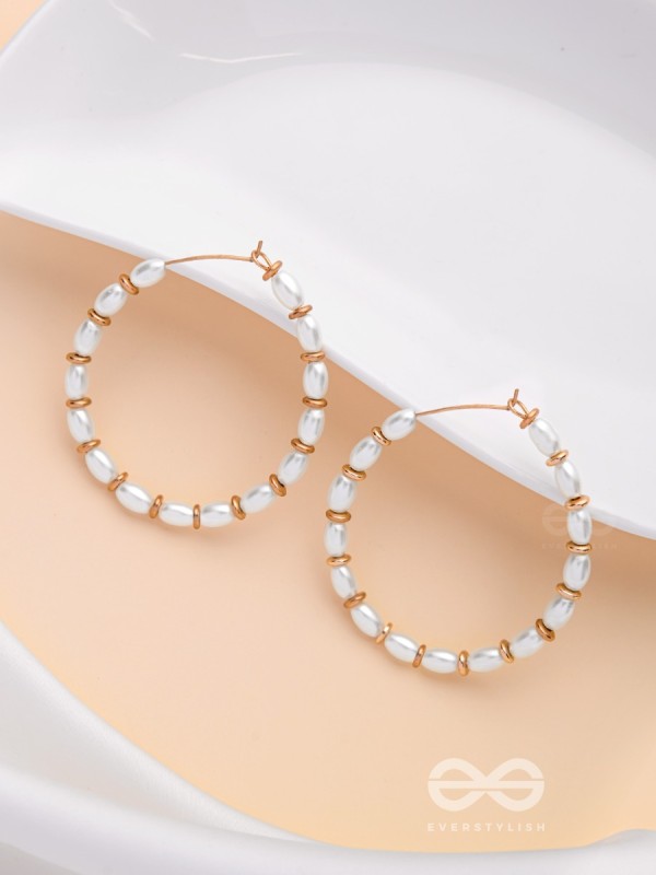 THE DREAMY DRIFT - LIGHTWEIGHT PEARL HOOP
