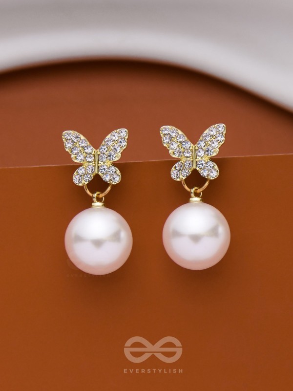 FLY AWAY WITH ME - GOLDEN PEARL EARRINGS