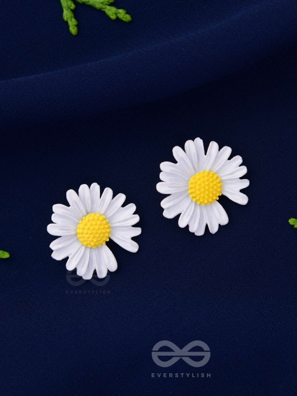 FORGET-ME-NOT - CASUAL STUD EARRINGS (WHITE)