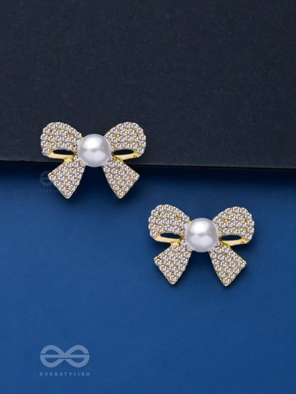 KNOT-A-LOT - GOLDEN PEARL SPARKLING STUDS