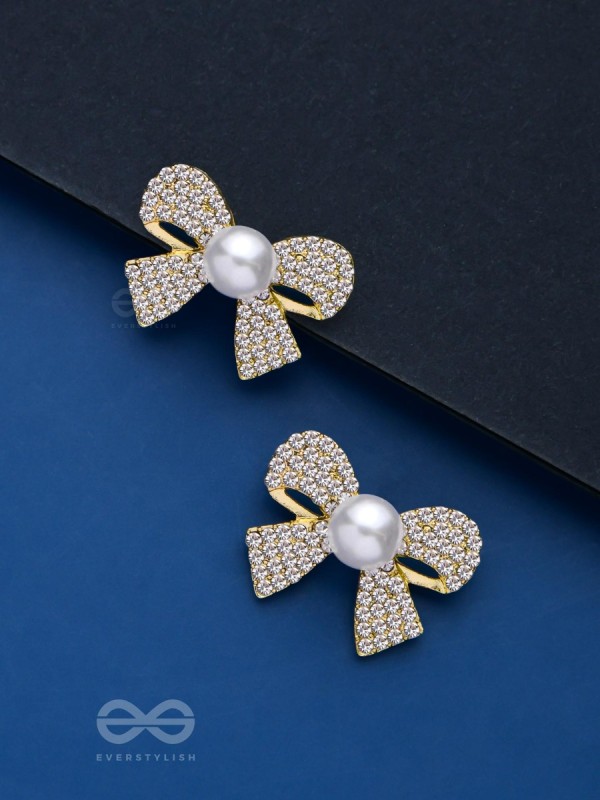 KNOT-A-LOT - GOLDEN PEARL SPARKLING STUDS